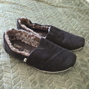 Toms Black Fuzzy Lined Slip-Ons